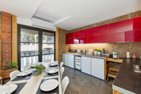 Conveniently Located 6 BR Unit